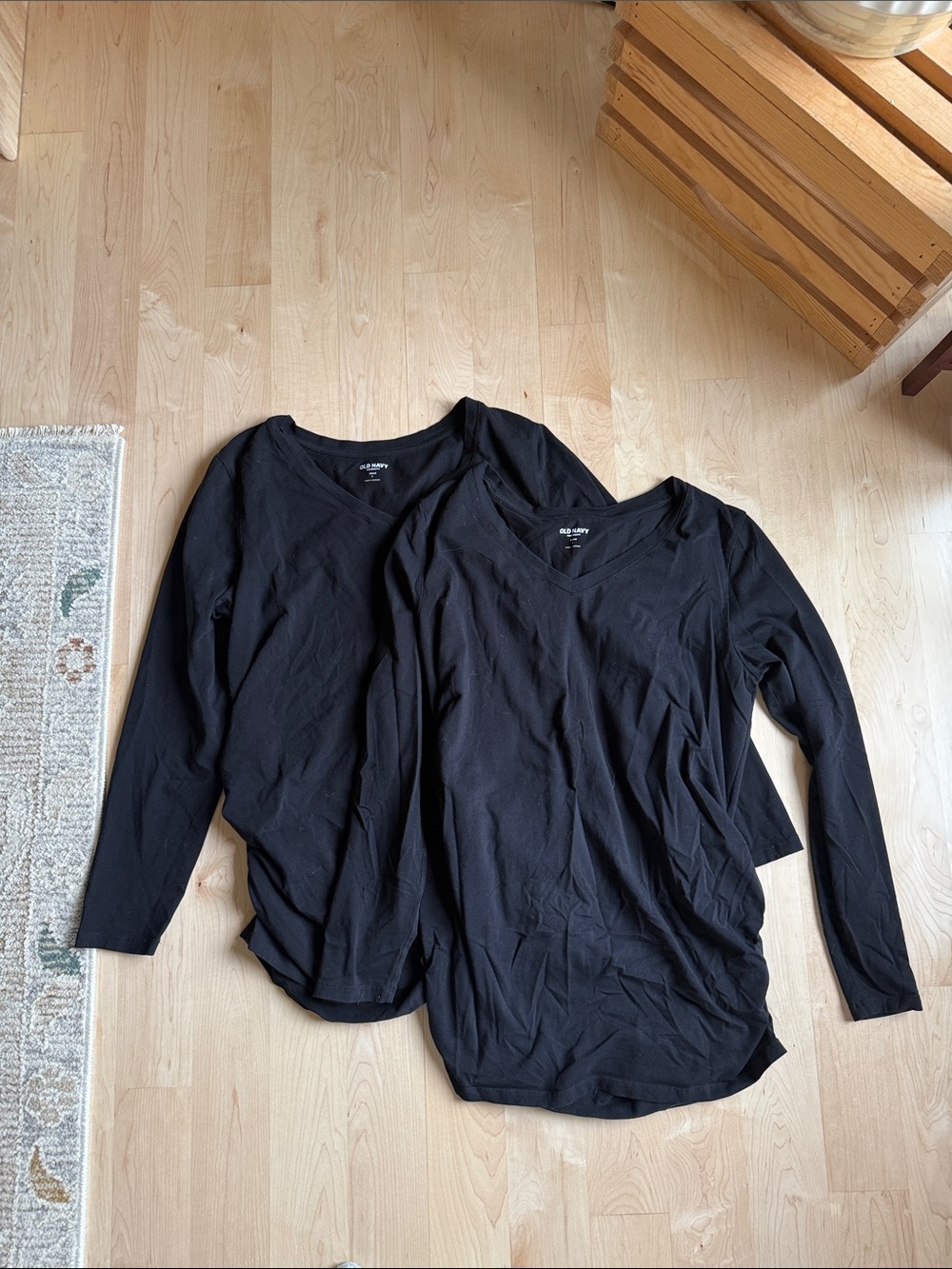Old Navy Black Maternity V-Neck Top - Pack